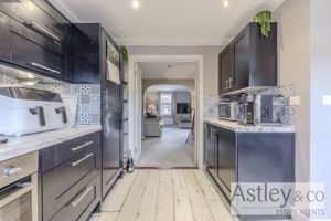 kitchen- click for photo gallery